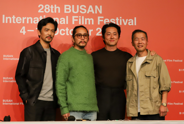 6일 부산국제영화제(BIFF) ‘코리안 디아스포라’ 기자회견에 참석한 영화인들. 왼쪽부터 존 조 배우, 저스틴 전 감독 겸 배우, 스티븐 연 배우, 정이삭 감독. 황예찬 인턴기자