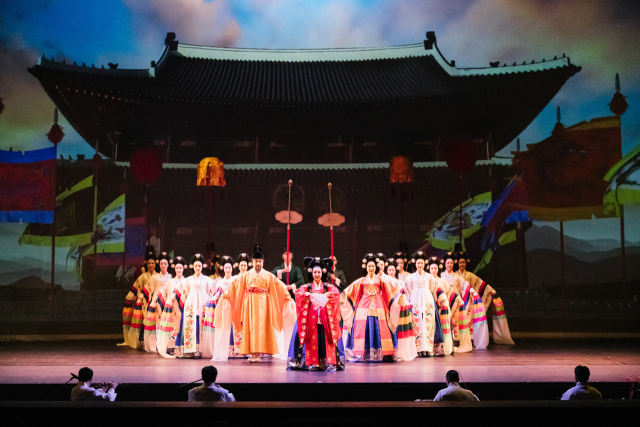 부산시립무용단의 '태평무'. (재)부산문화회관 제공