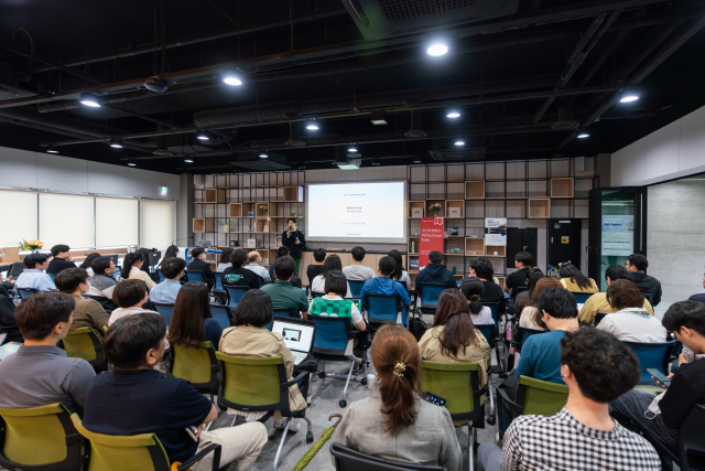 지난 5월 부산 동구 초량동 부산유라시아플랫폼에서 스타트업 스쿨 부산 1기 수업이 진행되고 있다. 머스트액셀러레이터 제공