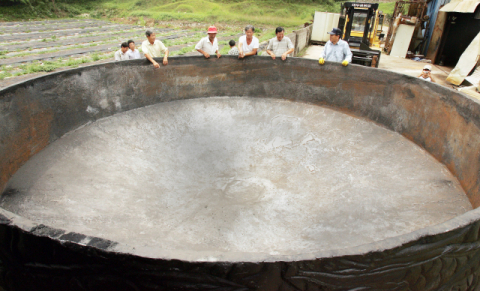 충북 괴산의 '초대형 가마솥'. 부산일보DB
