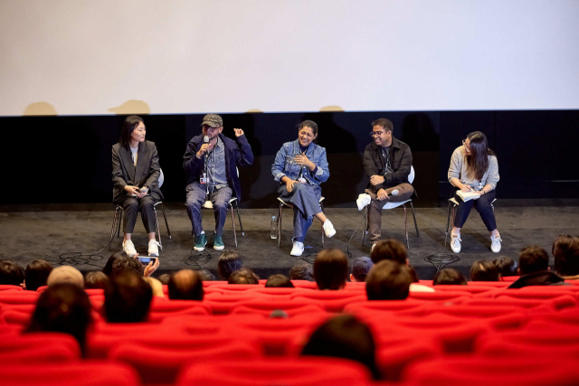 지난 8일 부산국제영화제(BIFF) 관객과의 대화(GV)에 참석한 ‘자서전 비슷한 것’ 감독과 배우, PD. BIFF 제공