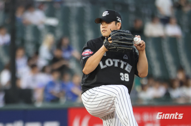 롯데 자이언츠 투수 심재민은 16일 대전 한화생명 이글스파크에서 열린 한화 이글스와의 올 시즌 마지막 경기에서 선발 투수로 출전해 4이닝 1실점을 기록했다. 롯데 자이언츠 제공