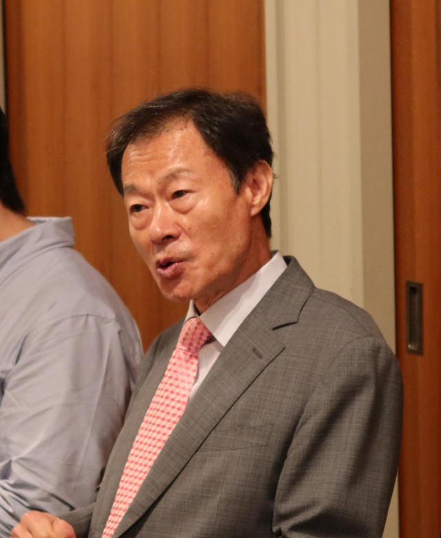 김이환 과학기술연합대학원대학교(UST) 총장이 17일 서울 종로구 광화문 한 식당에서 열린 기자간담회에서 발언하고 있다. UST 제공