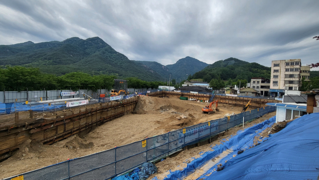 '합천영상테마파크 숙박시설 조성사업' 부지. 시행사 대표가 250억 원을 챙겨 잠적하면서 사업이 중단됐다. 김현우 기자