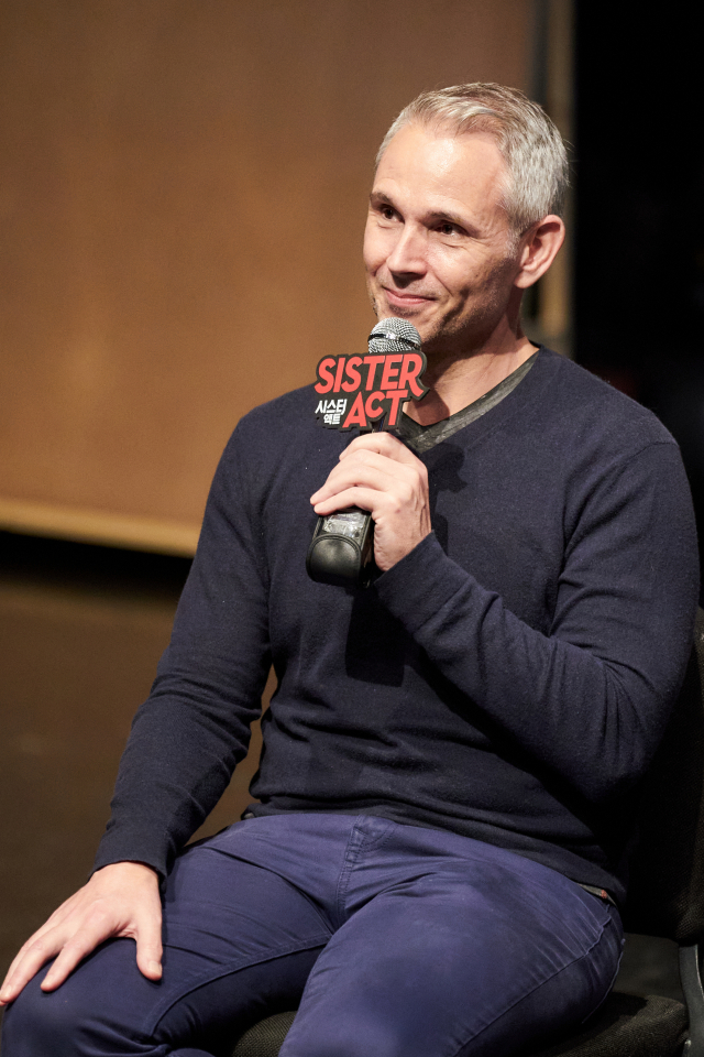 ‘EMK 인터내셔널 프로덕션’ 뮤지컬 ‘시스터 액트’가 오는 11월 4일 부산서 첫 공연을 가진다. 사진은 오픈 리허설 간담회에 참석한 안무감독 제이미 맥다니엘. EMK뮤지컬컴퍼니 제공