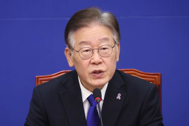 더불어민주당 이재명 대표가 26일 국회에서 열린 전·현직 원내대표 간담회에서 발언하고 있다. 연합뉴스