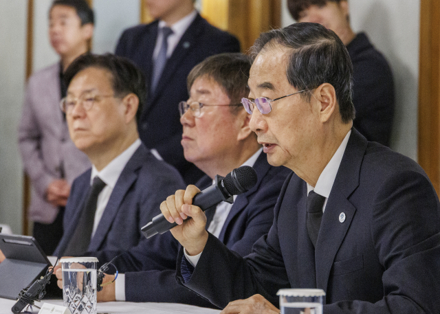 한덕수 국무총리가 29일 오전 서울 종로구 삼청동 총리 공관에서 열린 고위 당·정·대 협의회 참석해 발언하고 있다. 연합뉴스