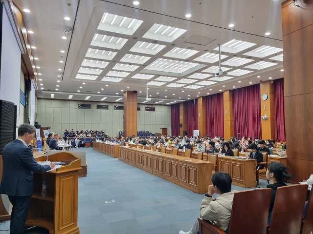 부산시는 4일 오전 9시부터 오후 5시 30분까지 부산시청 국제회의장에서 부산 교정시설 현대화를 위한 시민참여단 숙의토론회를 열었다고 밝혔다. 손혜림 기자 hyerimsn@