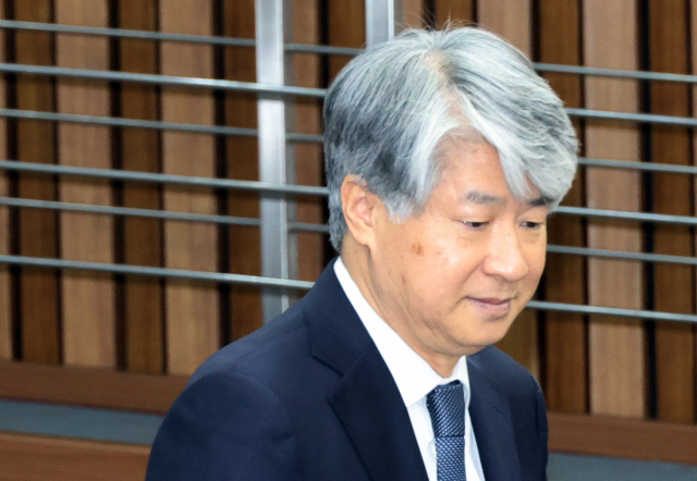 이종석 헌법재판소장 후보자가 13일 국회 인사청문회에 입장하고 있다. 연합뉴스