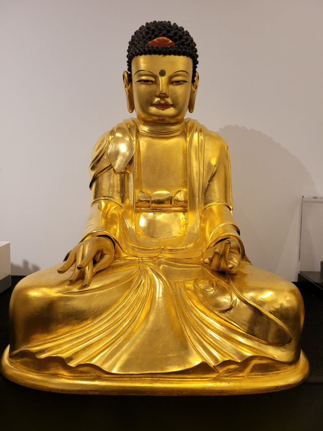 부산시유형문화재로 지정된 기장군 동림사 목조여래좌상. 동림사 제공