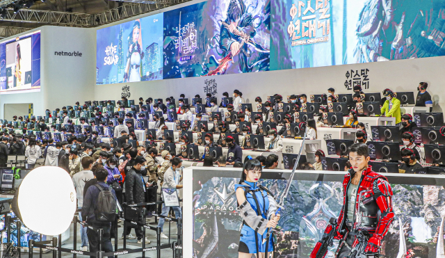 지난해 11월 부산 해운대구 벡스코에서 열린 국제게임전시회 ‘지스타 2022’. 16일 개막하는 19번째 ‘지스타 2023’는 역대 최대 규모로 개최된다. 부산일보DB