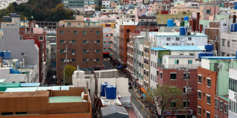 속도 내는 완월동 재개발… 성매매 여성 지원시설은 없어
