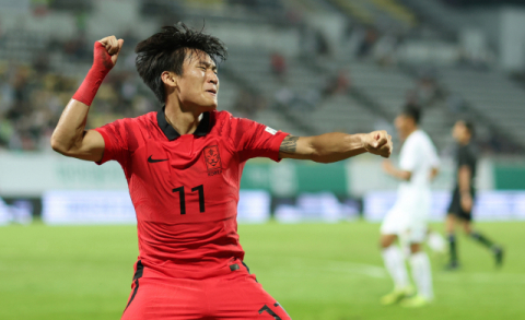 감독 대결서 황선홍호, 앙리 프랑스에 세 골 차 완승