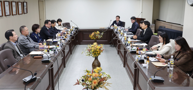 2023년 제4기 <부산일보> 독자위원회 11월 지면 평가 회의가 지난달 29일 부산일보사 4층 회의실에서 열렸다. 정종회 기자 jjh@