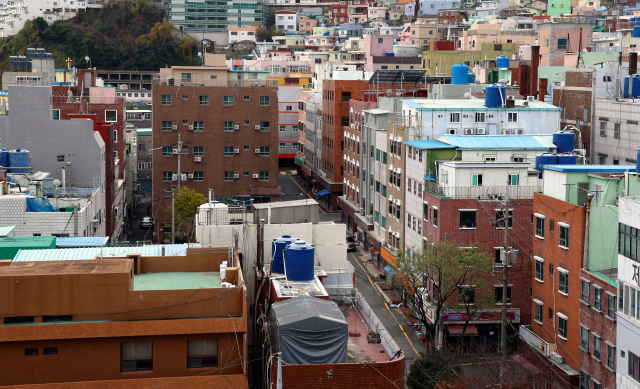전국 최초이자 부산 최대 성매매 집결지였던 서구 완월동 일대. 정종회 기자 jjh@