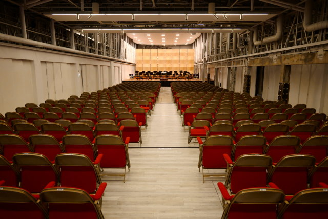 F1963 석천홀이 겨울 시즌 ‘한시적’ 공연장으로 변신한다. 사진은 코로나 발발 이전 사용하던 공연장 모습. F1963 제공