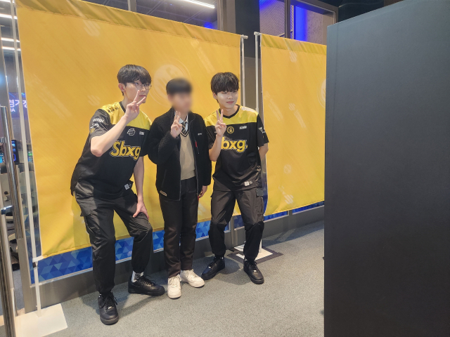 행사장을 찾은 팬과 선수들이 함께 즉석 사진을 촬영하는 등 소통의 시간을 보냈다.