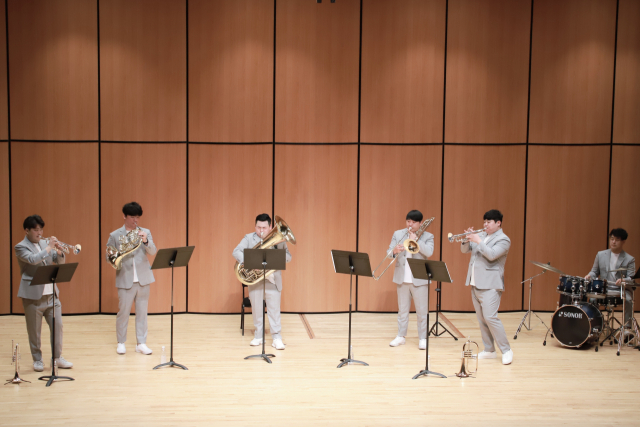 제10회 을숙도 청년예술공감에 출연할 브이브라스 연주 모습. 을숙도문화회관 제공