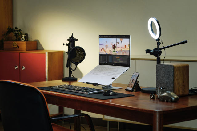 LG전자의 초경량 노트북 ‘LG 그램 프로’.LG전자 제공