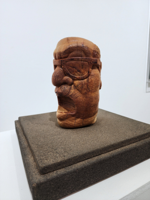 이가영 작가가 신동백 대표 이미지로 작업한 조각 작품.