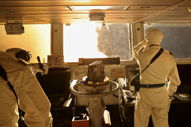 홍해서 후티 미사일 격추하는 영국 구축함.