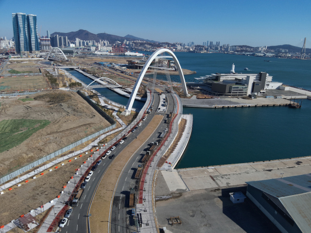 북항재개발 1단계 사업지를 관통하는 이순신대로가 오는 31일 개통된다. 부산항만공사 제공