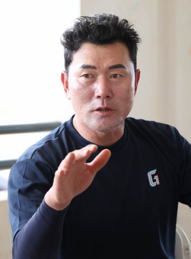 롯데 자이언츠 김민호 코치. 괌(미국)=정대현 기자 jhyun@