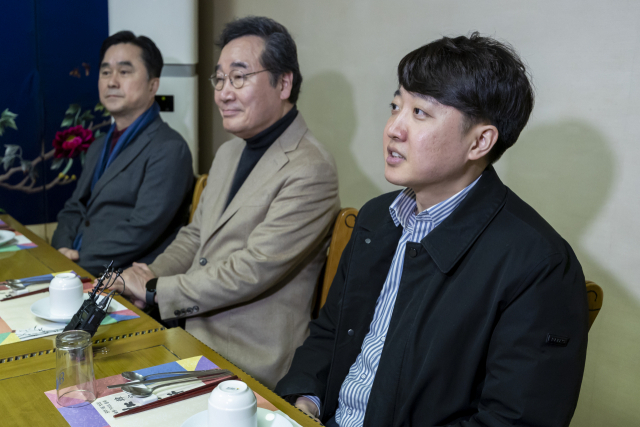 개혁신당 이준석 공동대표가 지난 11일 오후 서울 종로구의 한 식당에서 열린 1차 개혁신당 임시 지도부 회의에서 발언하고 있다. 연합뉴스 제공.