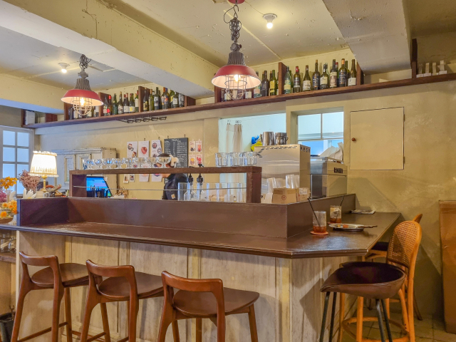 프랑스의 한 가정집에 온 듯 따듯한 분위기를 풍기는 샐루아투스. 김수빈 부산닷컴 기자