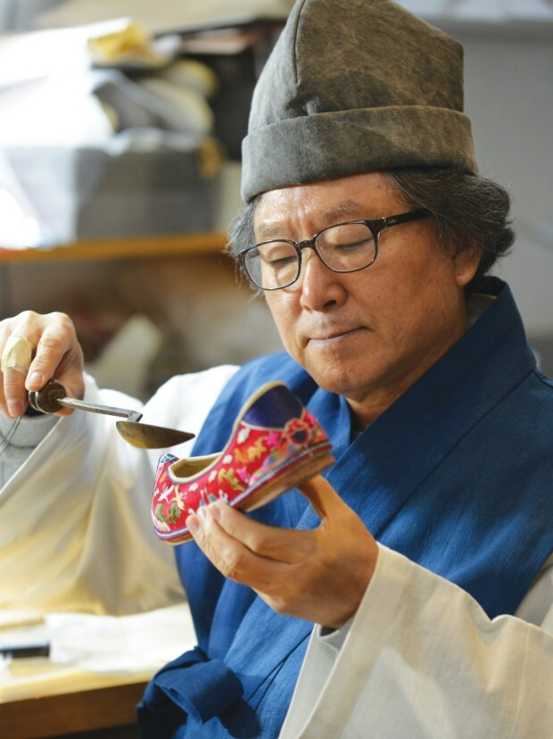 짝수 달 셋째 주 토요일 오후 1시 국립부산국악원에서 열릴 ‘이야기마당 덤덤덤’ 2월 강연자인 부산시 무형문화재 화혜장 보유자 안해표. 국립부산국악원 제공