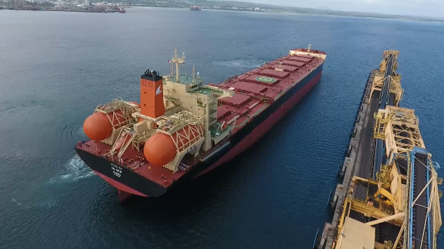 한국해양진흥공사 친환경 선박 전환지원 사업 수혜 선박인 에이치라인의 LNG추진 벌크선 HL ECO호의 모습. 해양진흥공사 제공