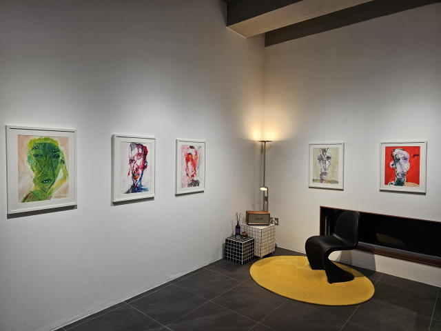 M543 갤러리에 전시된 강동석 작가의 작품들. M543 갤러리 제공