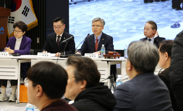 지난17일 서울 대한의사협회 대강당에서 의료정원 증원 저지를 위한 비상대책위원회 제1차 회의가 열리고 있다. 연합뉴스
