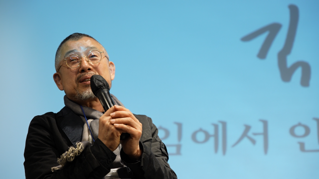 김길후 작가의 ‘설레임에서 인연으로’ 팬미팅 행사가 17일 오후 부산 해운대구 더베이101 갤러리홀에서 열렸다. ‘김길후와 친구들’ 제공