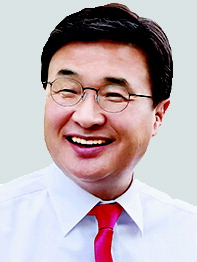 부산 사상 국민의힘 단수공천을 받은 김대식 후보는 27일 “(현역인 장제원 의원이)공천 과정에서 밀어준 적은 없다”고 밝혔다. 부산일보DB