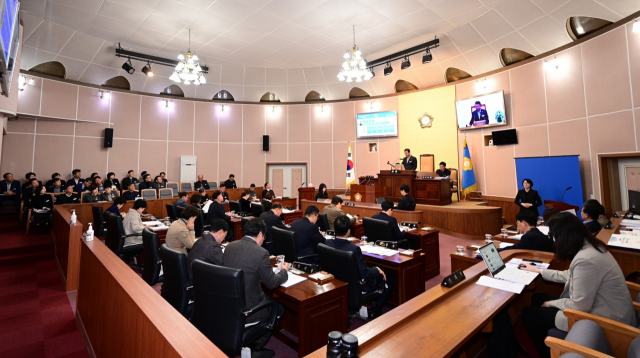 거제시의회 제244회 임시회 본회의. 사무국 제공