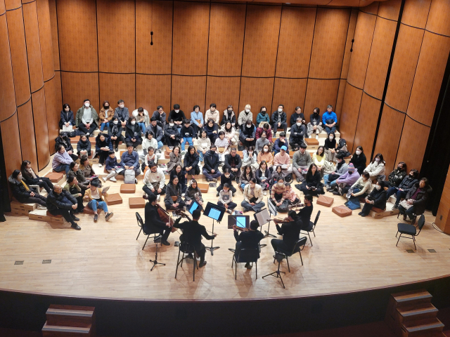 해운대문화회관이 오는 27일 해운홀에서 100명 한정 관객으로 ‘온 스테이지 콘서트(On Stage Concert)’를 연다. 사진은 지난달 온 스테이지 콘서트 모습. 해운대문화회관 제공