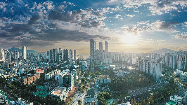 국립부경대와 국립한국해양대는 22일 교육부의 '글로컬대학 30' 프로젝트 2기 사업에 연합대학 형태로 공동 참여하기로 최종 결정하고 신청서를 제출했다. 부경대 대연캠퍼스 전경. 부산일보DB