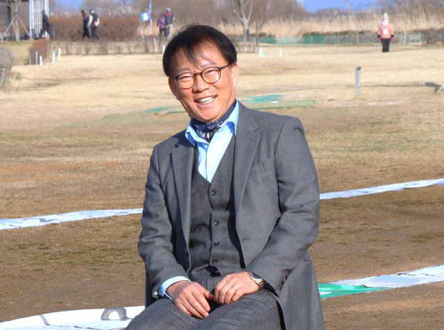 부산파크골프협회 김성호 회장은 “일반 골프보다 비용이 적게 들고 몸에 무리 없이 운동할 수 있는 게 파크골프의 장점”이라고 말했다.