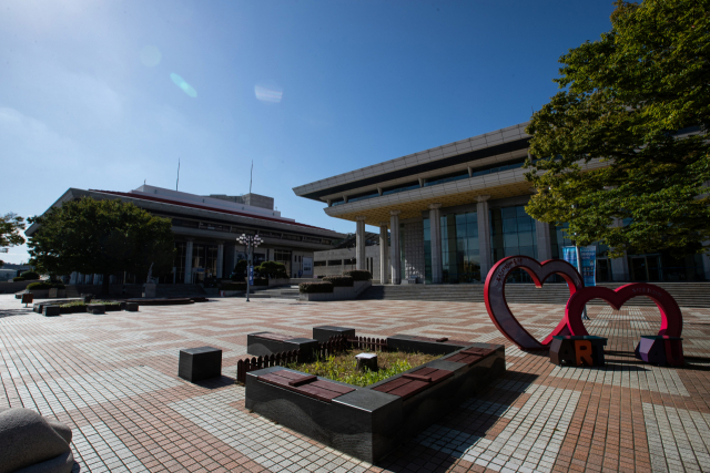 부산문화회관 전경. 부산일보 DB