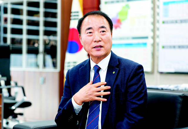 한국산업안전보건공단 공흥두 부산광역본부장은 “‘사고 없는 일터, 행복도시 부산’을 슬로건으로 산업 현장 사고를 줄이기 위해 노력하고 있다”고 말했다. 이재찬 기자 chan@