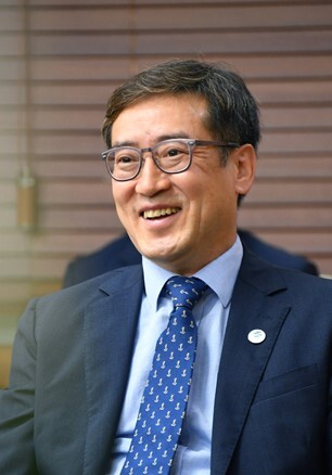 송복철 부산광역시 경제특별보좌관. 부산일보DB