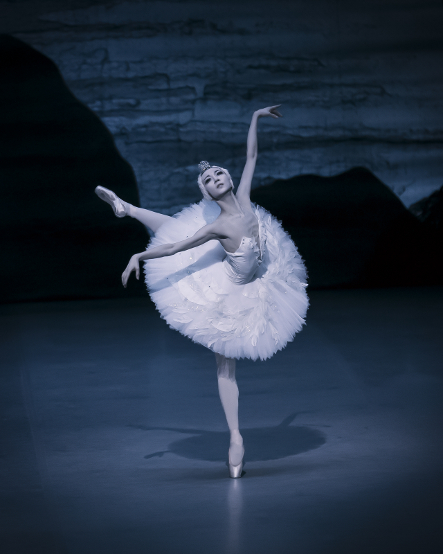 국립발레단이 오는 15~16일 올해 첫 정기 공연으로 ‘백조의 호수’를 선보인다. 사진은 국립발레단 공연 모습. (재)부산문화회관 제공