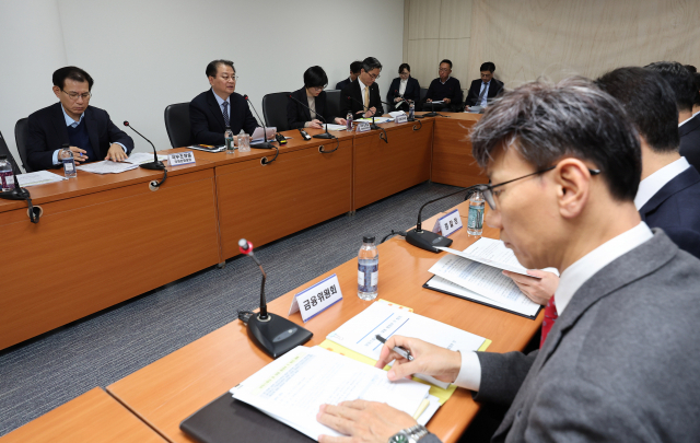 작년 보이스피싱 피해자들은 평균 1700만 원을 뜯긴 것으로 집계됐다. 방기선 국무조정실장이 지난달 7일 서울 종로구 범정부 합동 전기통신금융사기 통합신고대응센터에서 열린 보이스피싱 등 대응 범정부 TF 회의에서 발언하고 있다. 연합뉴스