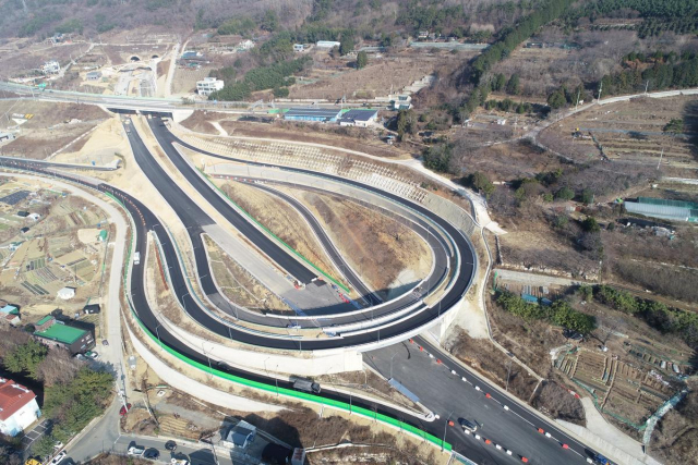 경남 창원시 성산구 천선동과 진해구 석동을 연결하는 ‘석동터널’ 전경. 창원시 제공