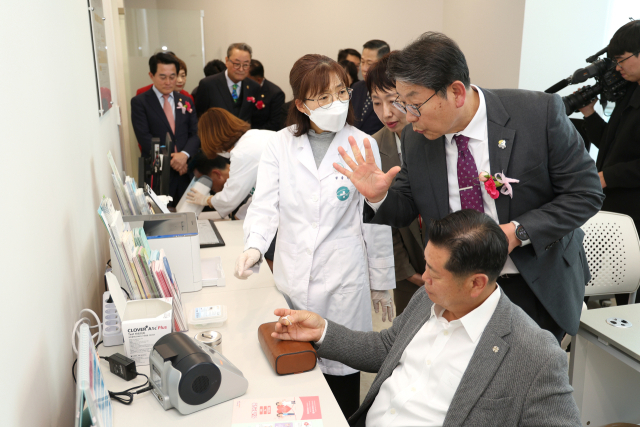 김해시보건소가 11일 보건소 2층에 ‘김해시 당뇨병센터’를 열었다. 김해시 제공