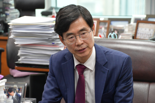 4·10 총선 부산 사하을에서 6선에 성공한 국민의힘 조경태 의원은 16일 <부산일보> 취재진과의 인터뷰에서 ‘롱런’ 비결을 지역민과 사하구를 향한 진심이라고 강조했다. 조경태 의원실 제공