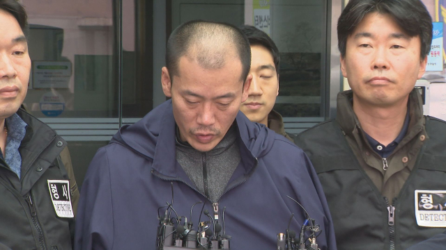 경남 진주시 아파트 방화·살인사건을 저지른 후 구속된 안인득 모습. 김현우 기자