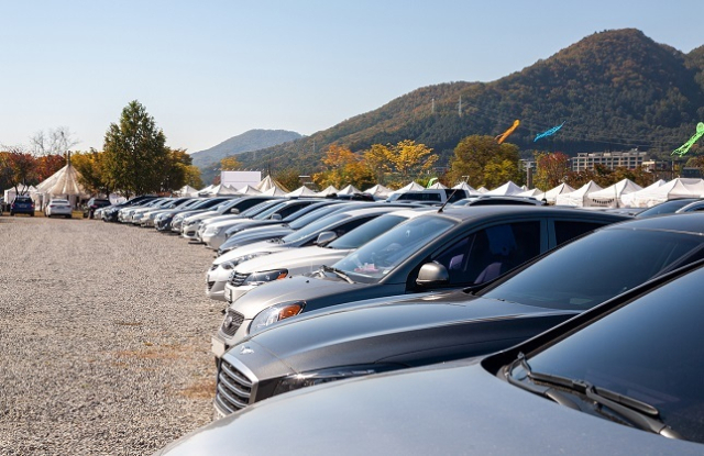 정부가 주차장법을 개정해 공영주차장에서 야영, 취사 또는 불을 피우는 행위를 금지시켰다.(사진은 기사와 관련없는 이미지 사진) 이미지투데이