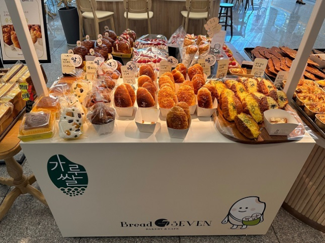 사진은 제빵업체에서 만든 가루쌀 빵. 한국농수산식품유통공사 제공